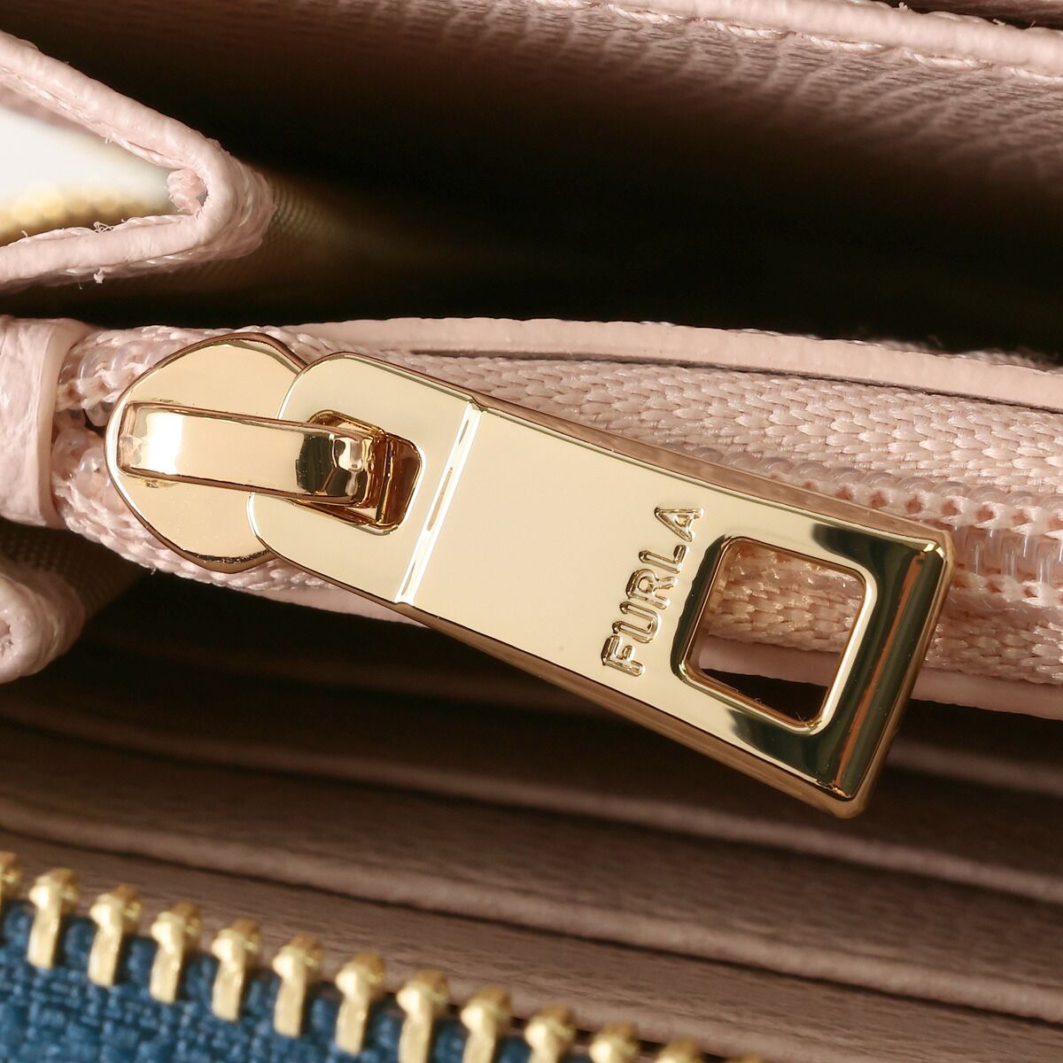 新品 フルラ FURLA 長財布 カメリア XL ZIP AROUND WALLET インディゴ