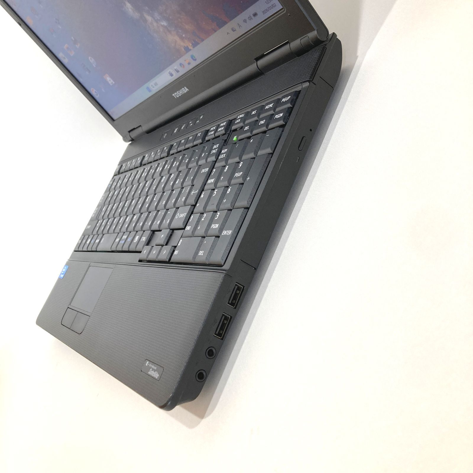 訳あり✨初心者✨SSD・大画面・DVD✨黒✨すぐ使えるノートパソコン◇T32-1 訳あり✨初心者✨SSD・大画面・DVD黒すぐ使えるノートパソコンT32-1