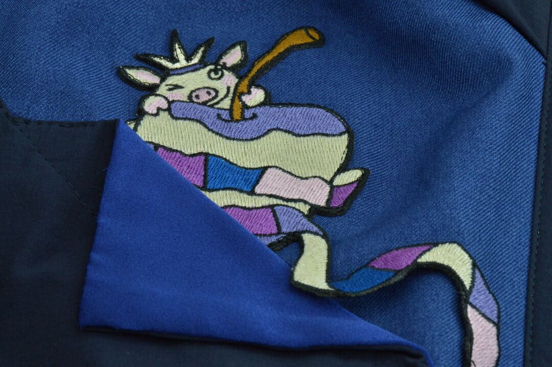 アルベロベロ OLLEBOREBLA by ALBEROBELLO ぶたさん ナイロン パーカー