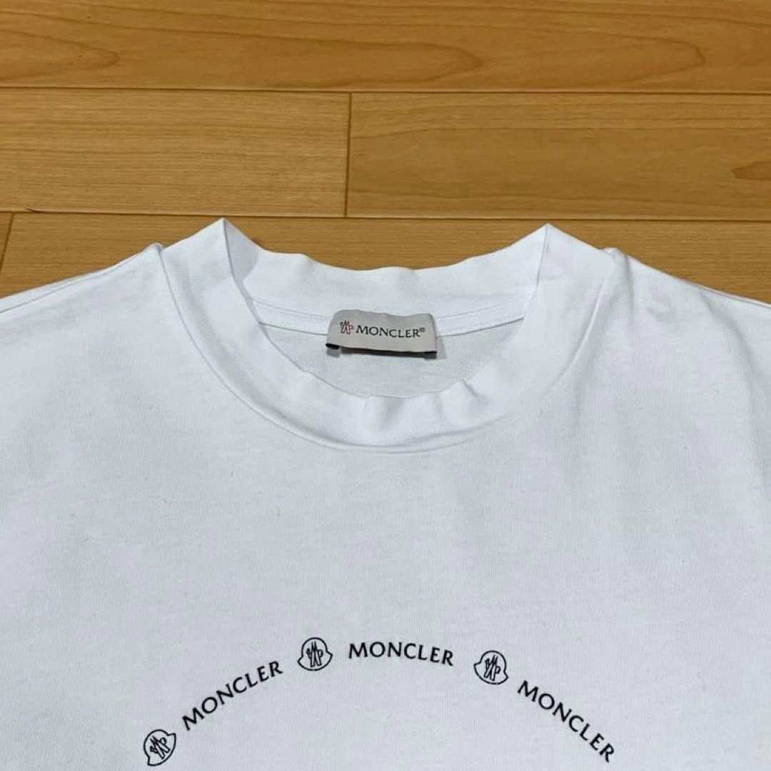 モンクレール ロゴプリント S Tシャツ ホワイト国内正規品 4S546 