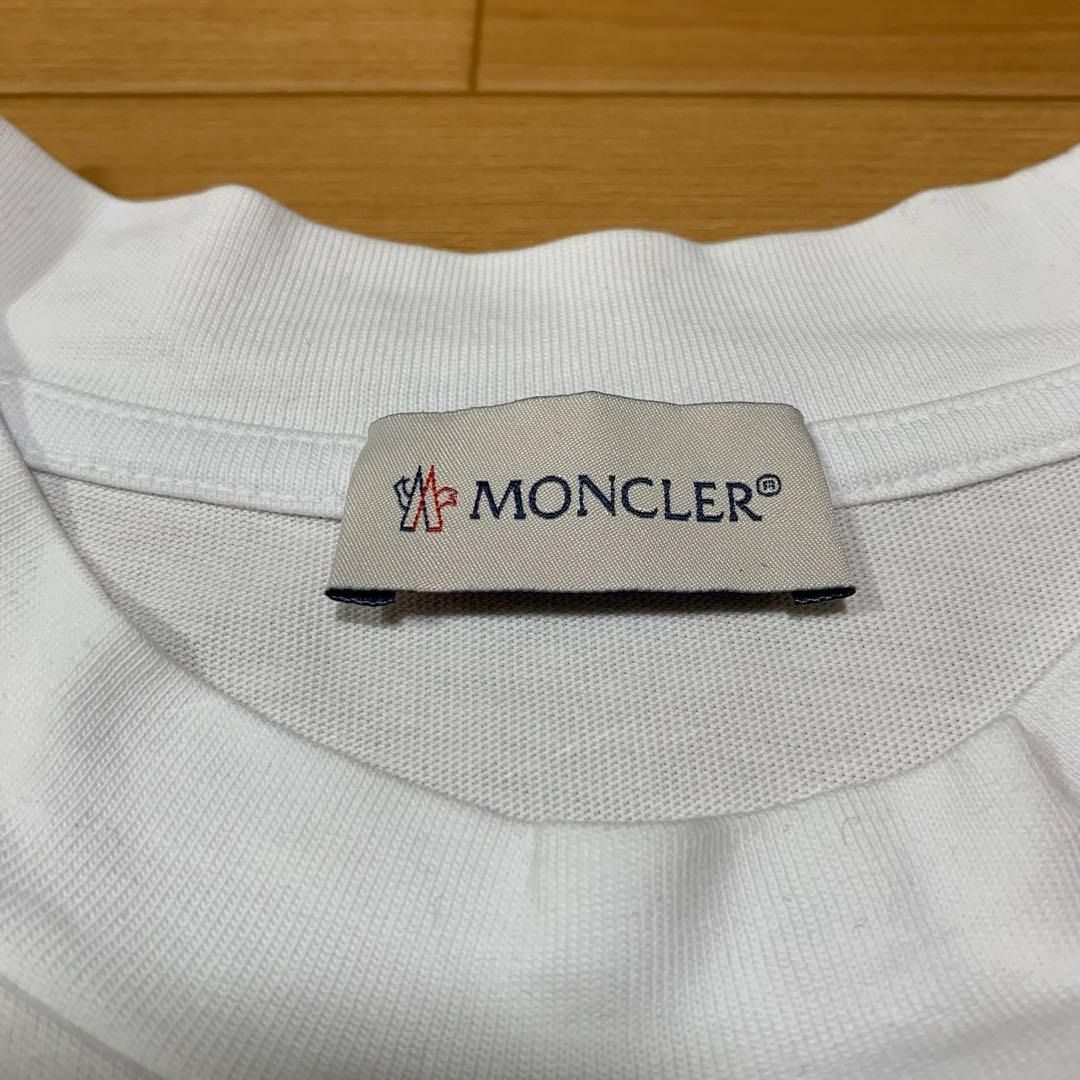 モンクレール ロゴプリント S Tシャツ ホワイト国内正規品 4S546 