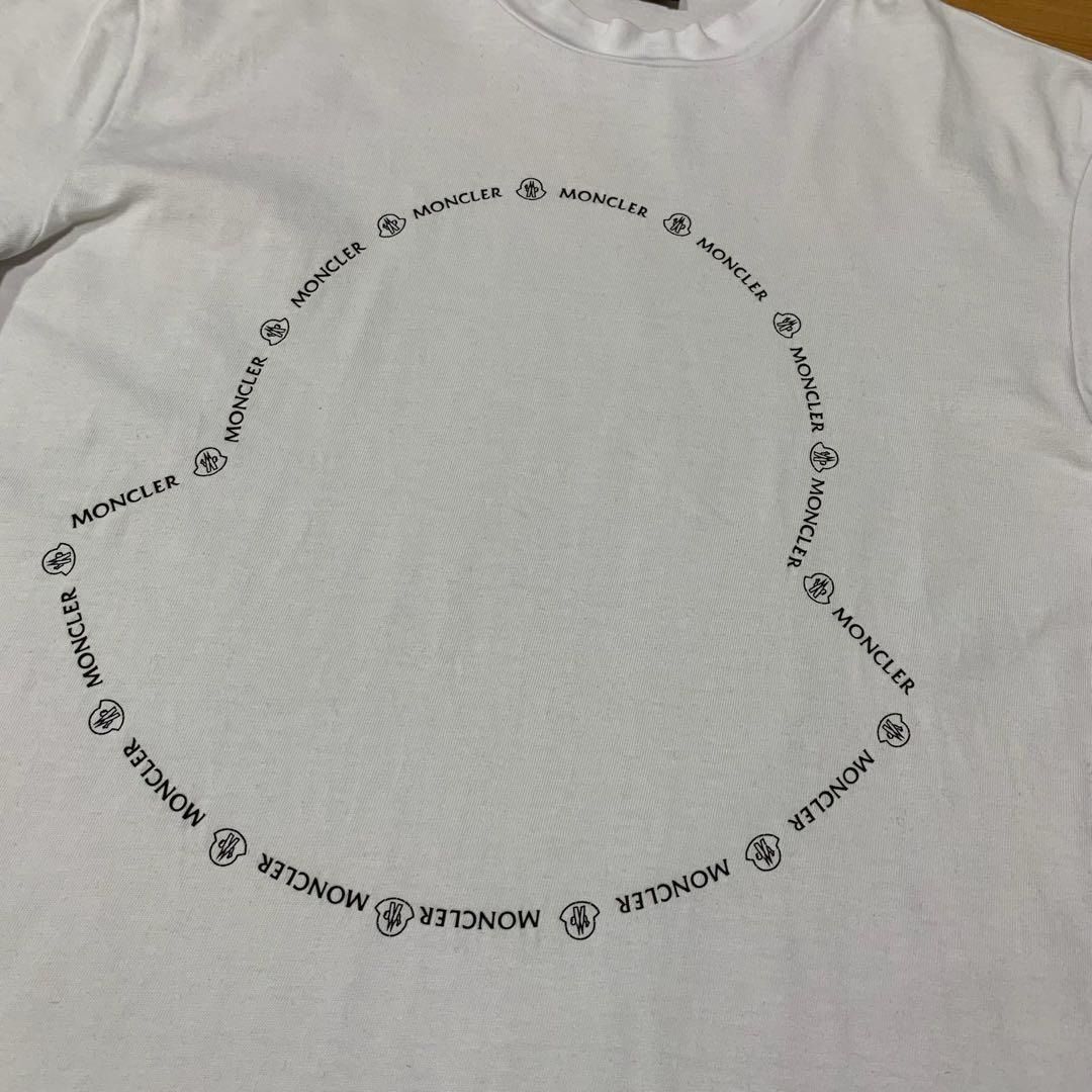 モンクレール ロゴプリント S Tシャツ ホワイト国内正規品 4S546 