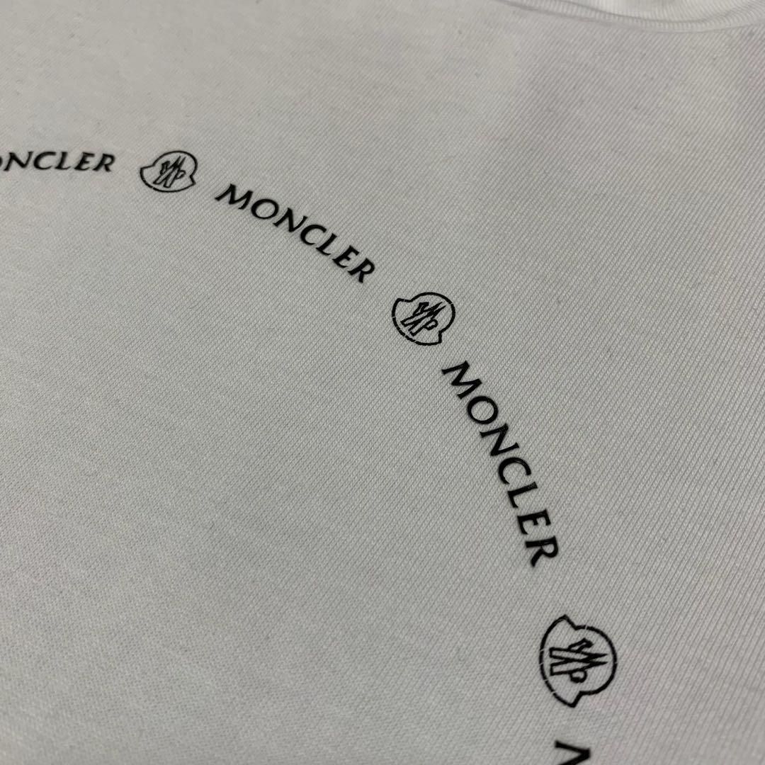 モンクレール ロゴプリント S Tシャツ ホワイト国内正規品 4S546 