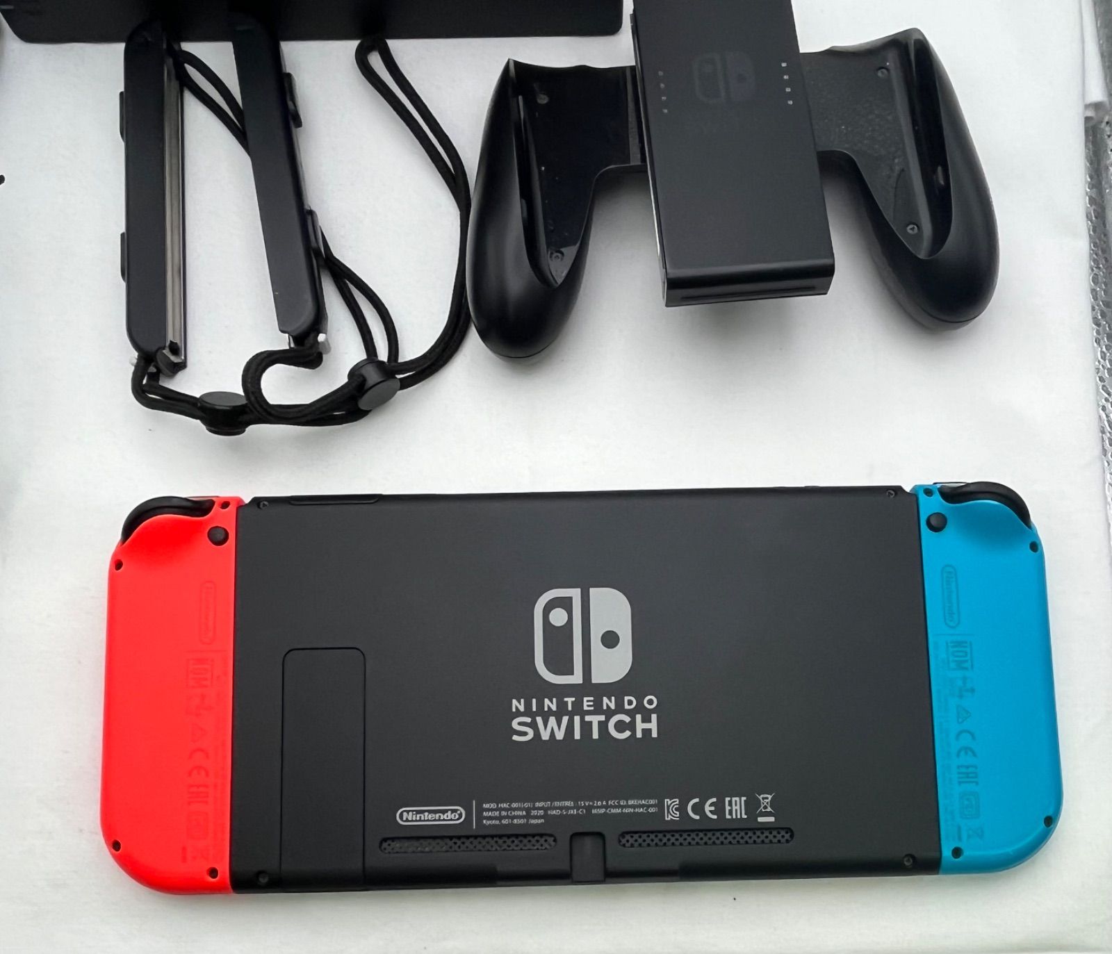 ▽ニンテンドウ Nintendo Switch ブルー＆レッド 動作確認〇 2020年製