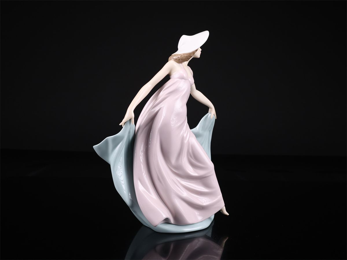 LLADRO 【リヤドロ】 フィギュリン 磁器人形 「春の舞踏」 少女 置物