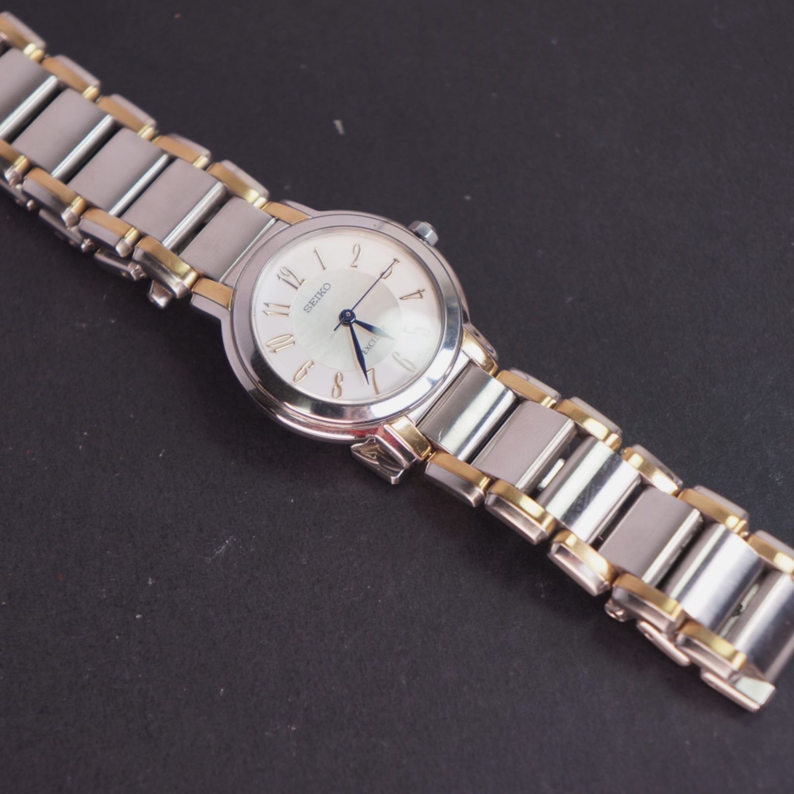 稼働品】SEIKO エクセリーヌ シェル文字盤 電池交換済 - メルカリ