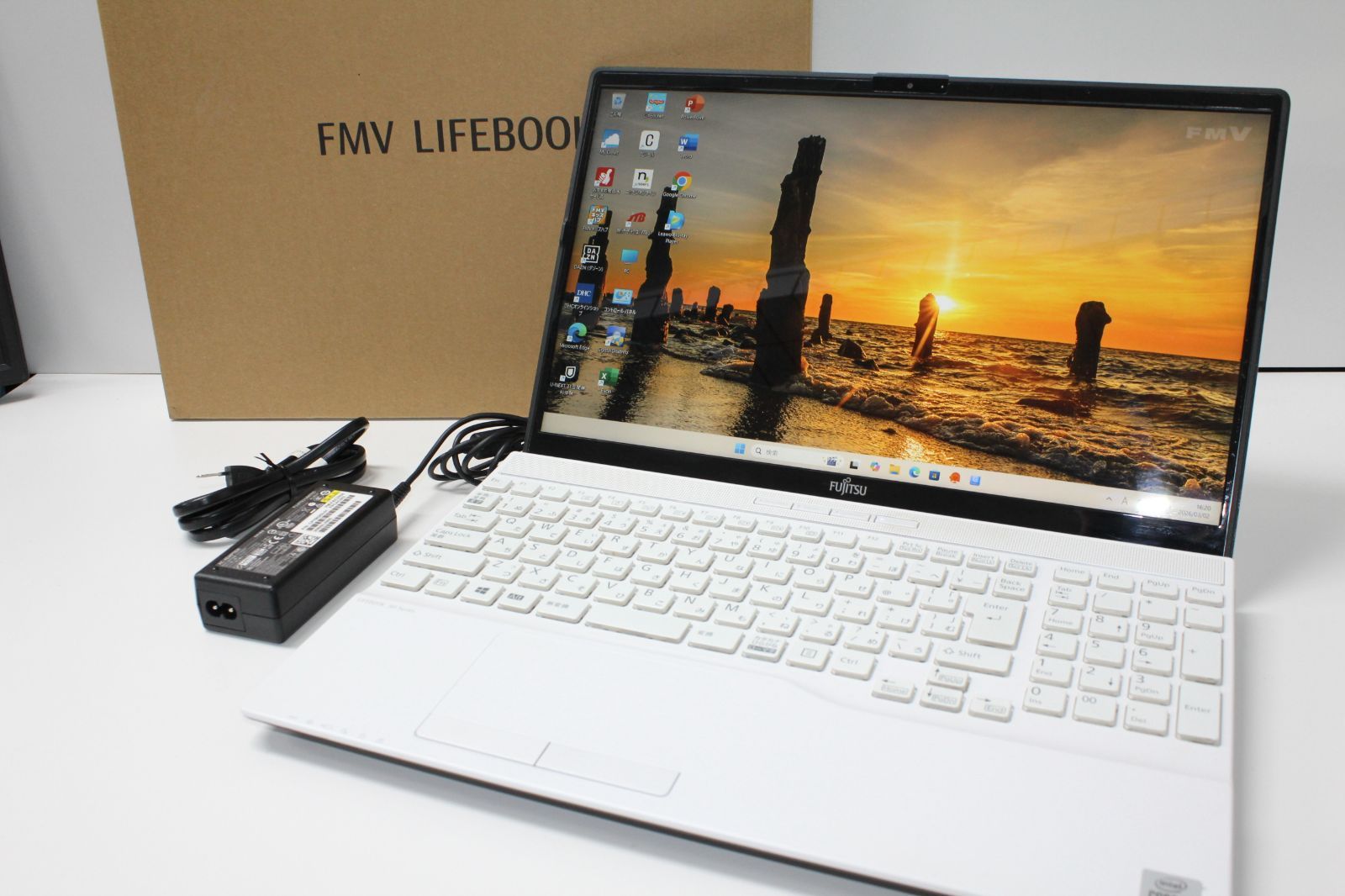 ノートPC】富士通〈LIFEBOOK AH77/E2〉Intel Core i7/SSD1TB/メモリ8GB 