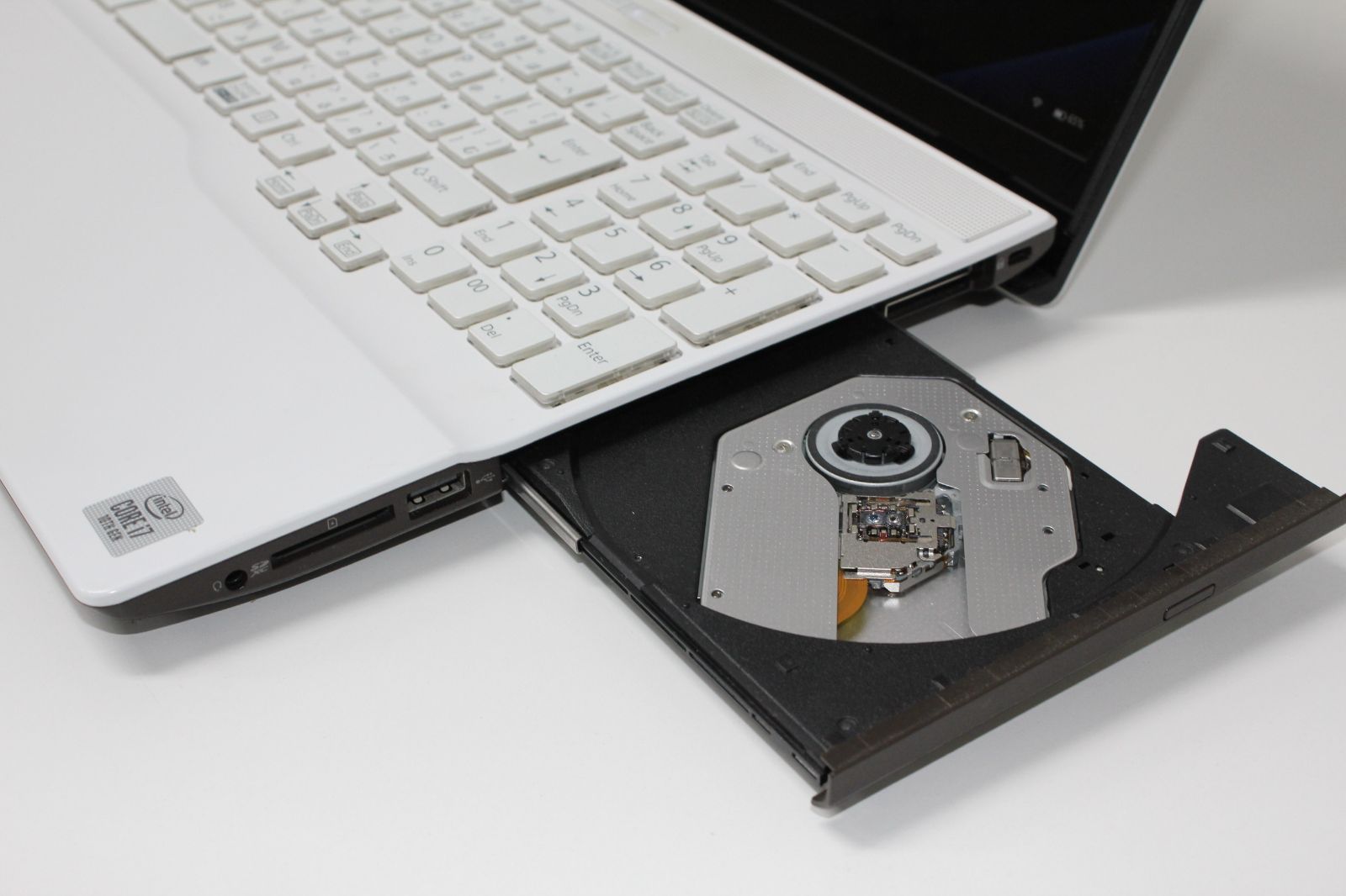 ノートPC】富士通〈LIFEBOOK AH77/E2〉Intel Core i7/SSD1TB/メモリ8GB 