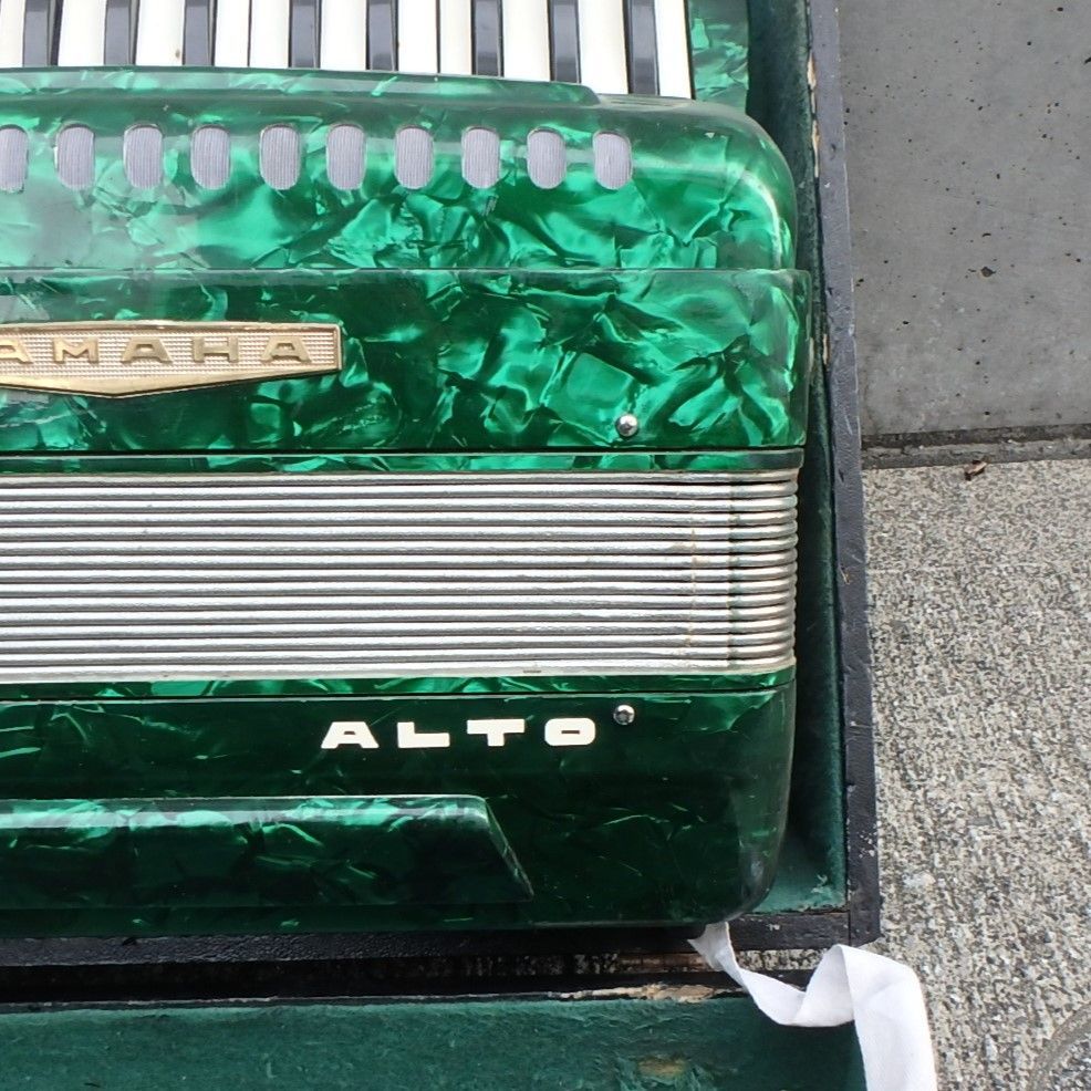 No25 発送限定 YAMAHA ヤマハ アコーディオン アルト 25鍵盤 学校備品