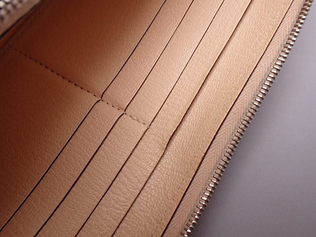 HERMES エルメス ラウンドジップ 長財布 アザップロング クラシック オールレザー  ピンクベージュ X刻印 中古B 【送料無料】 A-9141【質屋出品】 HERMES エルメス ラウンドジップ 長財布 アザップロング クラシック