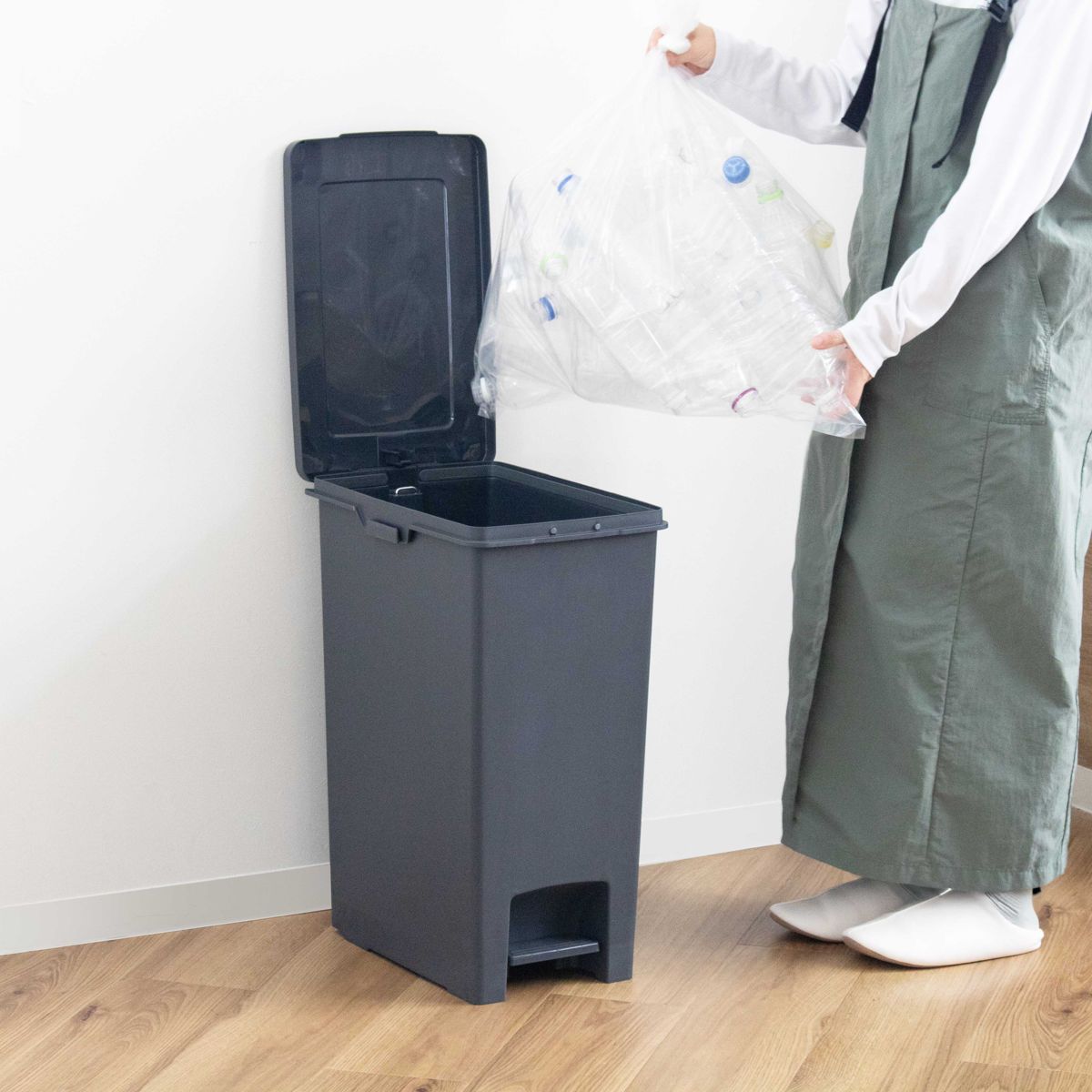 ゴミ箱 45L エバンペダルペール ペダル式 （ 45リットル スリム 