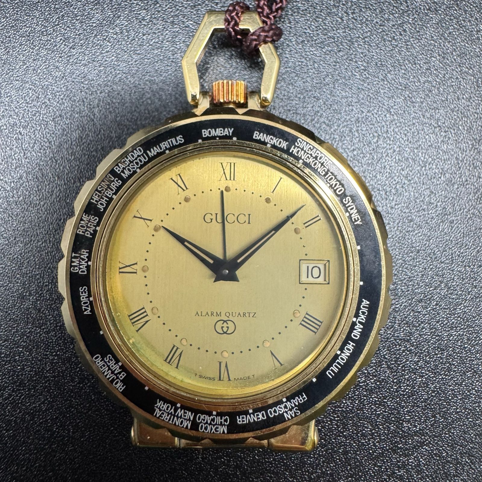 グッチ 卓上時計 不動 B26022435 GUCCI ダイブ SYNC（グッチ 25H」の 