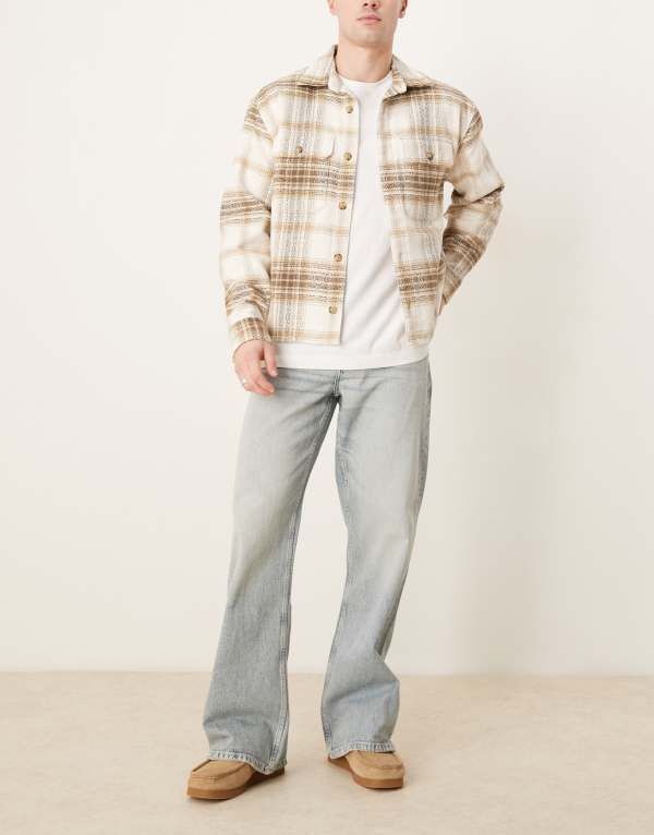 エイソス メンズ ボトムス デニムパンツ ジーンズ ASOS DESIGN wide flare jeans in bleached wash LIGH WASH BLUE ブルー