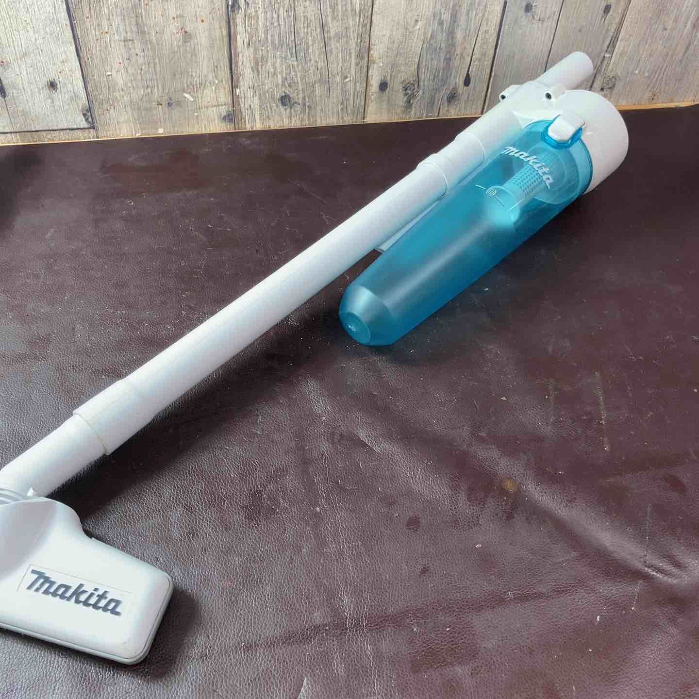 品】マキタ(makita) コードレスクリーナー CL180FDZW 18V 掃除機【東大