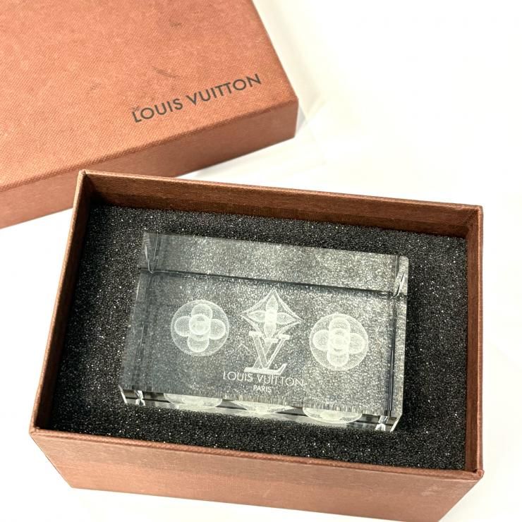 LOUIS VUITTON ノベルティ モノグラム クリスタル ペーパーウェイト 3D
