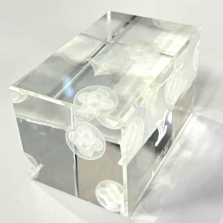 LOUIS VUITTON ノベルティ モノグラム クリスタル ペーパーウェイト 3D