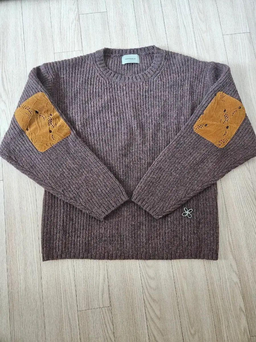 m MARTIN PLAN(マーティンプラン) ヘラ パッチ ニット オレンジ ブラウン