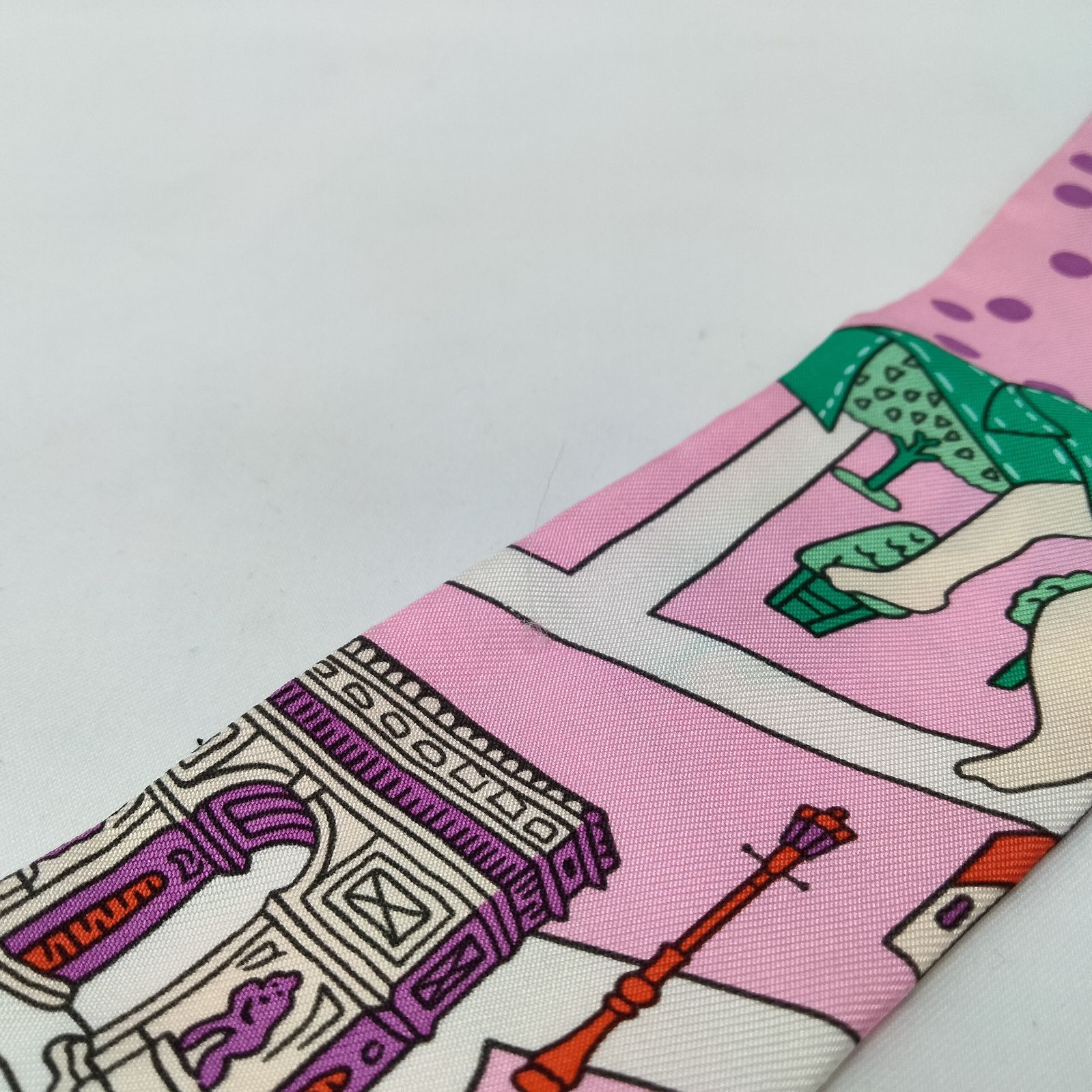 ✨️HERMES✨️エルメス ツイリー 新パリの恋人たち スカーフ - メルカリ