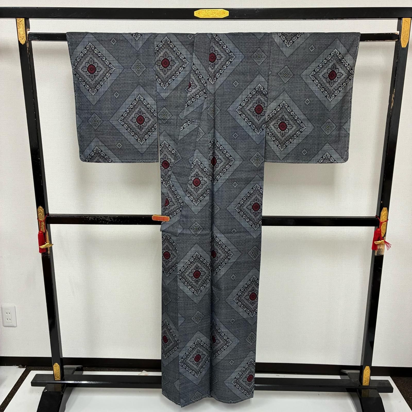 村山大島紬 正絹 菱形に花絣 泥染め 袷 着物 MK-4343 - メルカリ