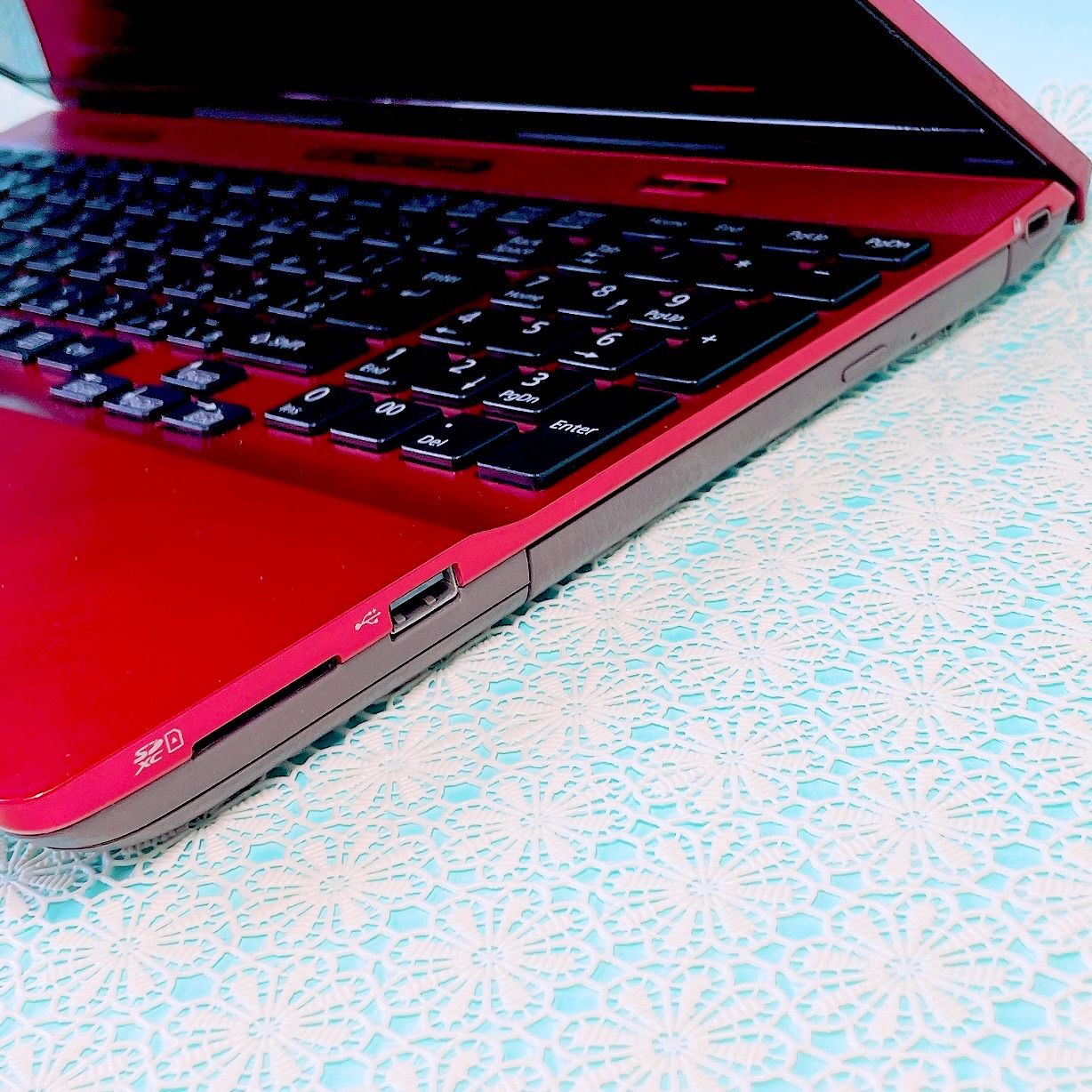 初期設定済みですぐ使える❣️おしゃれ艶々レッド✨️薄型ノート