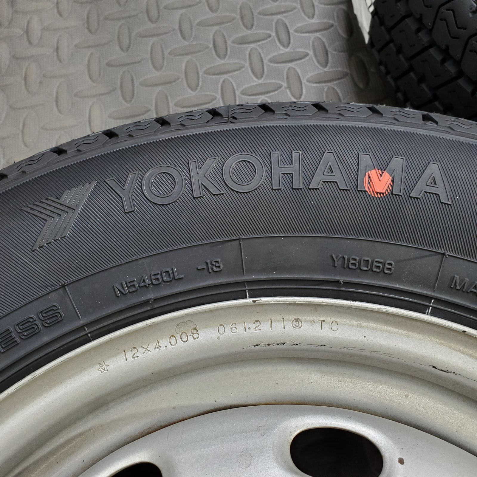 25年製 新品タイヤ 145/80R12 80/78N LT ヨコハマ スーパーバン356(夏