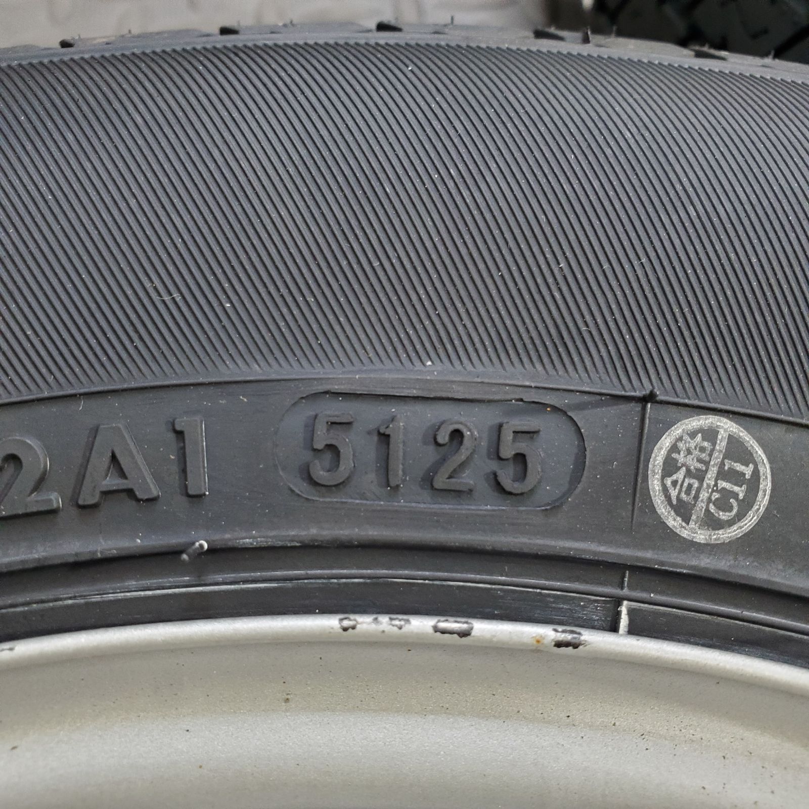 25年製 新品タイヤ 145/80R12 80/78N LT ヨコハマ スーパーバン356(夏