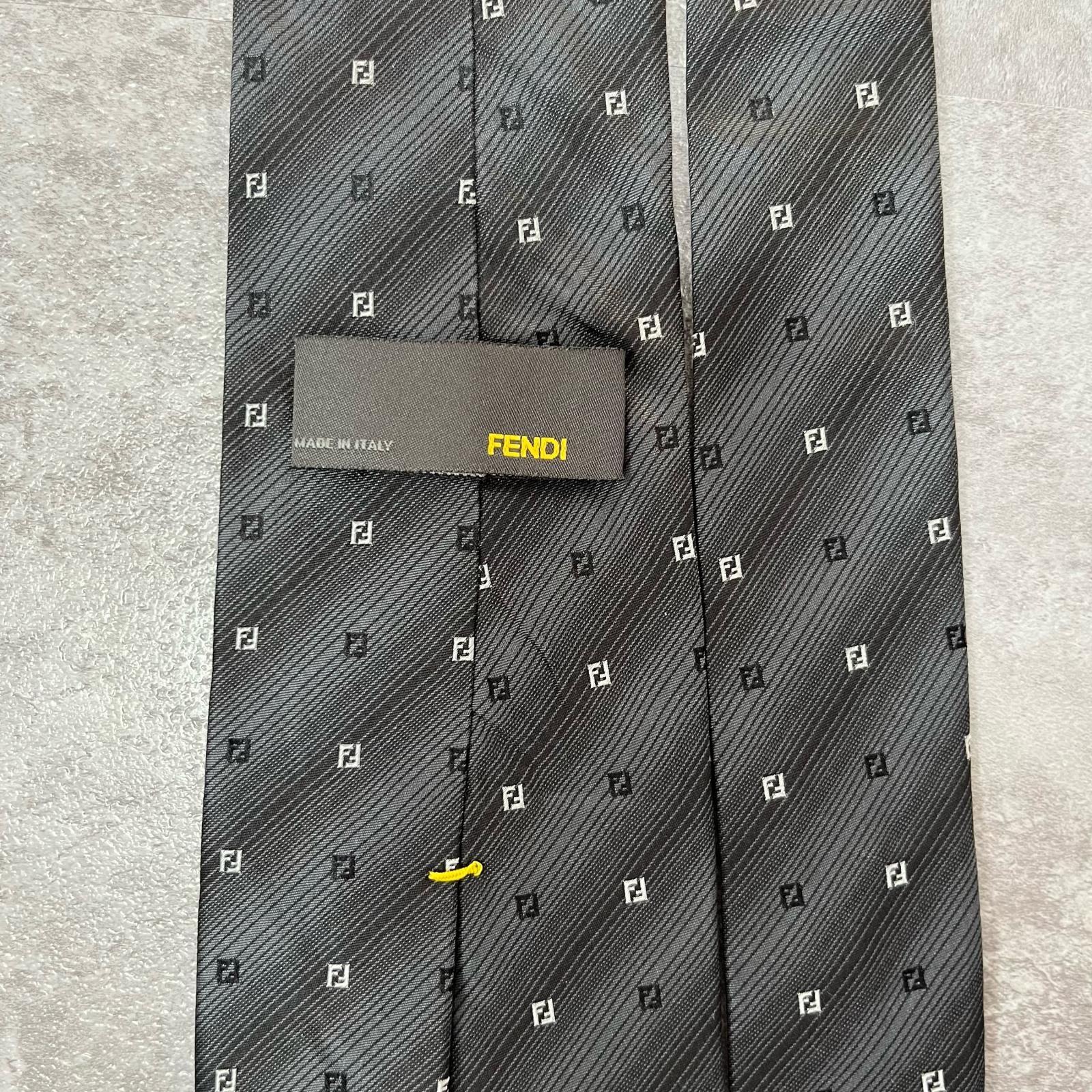 FENDI】 フェンディ FF総ロゴレジメンタルストライプネクタイ シルク