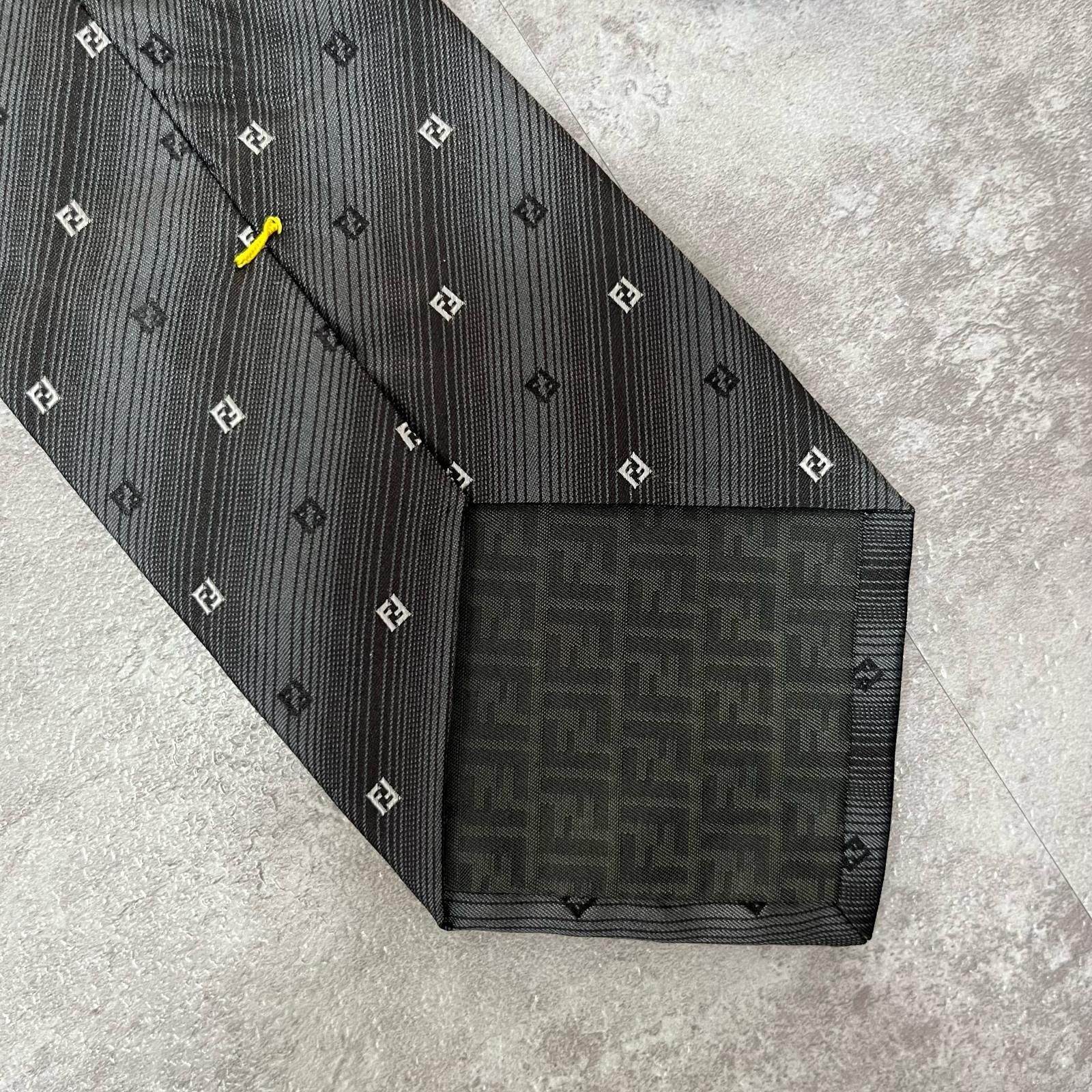 FENDI】 フェンディ FF総ロゴレジメンタルストライプネクタイ シルク