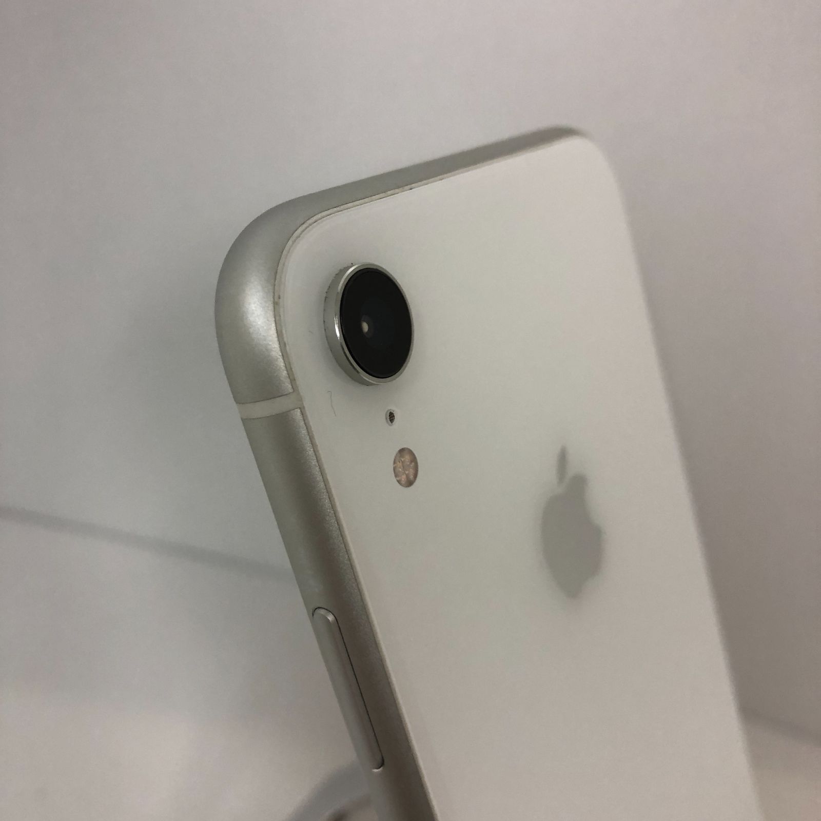 SIMフリー】iPhone XR 64GB ホワイト 000427 - メルカリ