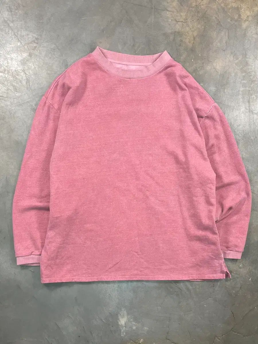 イージー シーズン1 ロングスリーブ Tシャツ