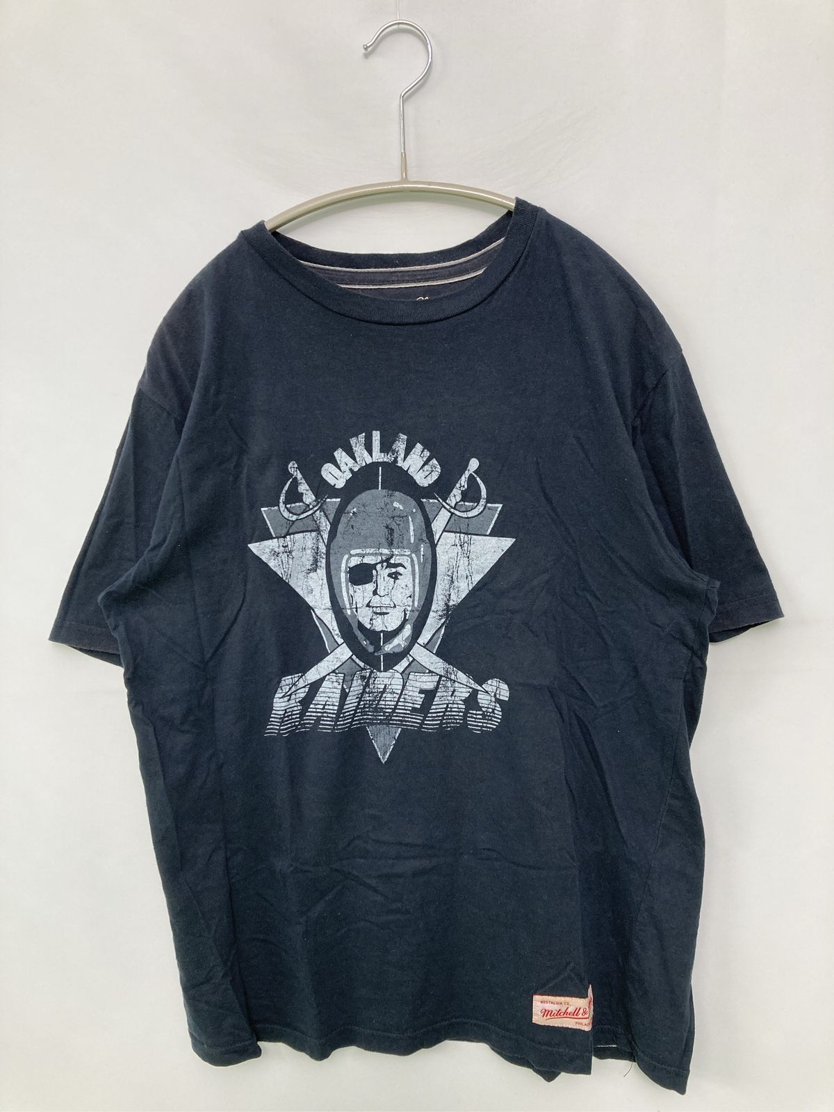 ミッチェル＆ネス（Mitchell \\u0026 mitchell u0026 ness ミッチェルアンドネス Tシャツ/カットソー M ブラック 前面プリント ブランドロゴ ミドル丈 半袖 クルーネック(丸首) Ness） バスケウェア｜バスケ用品