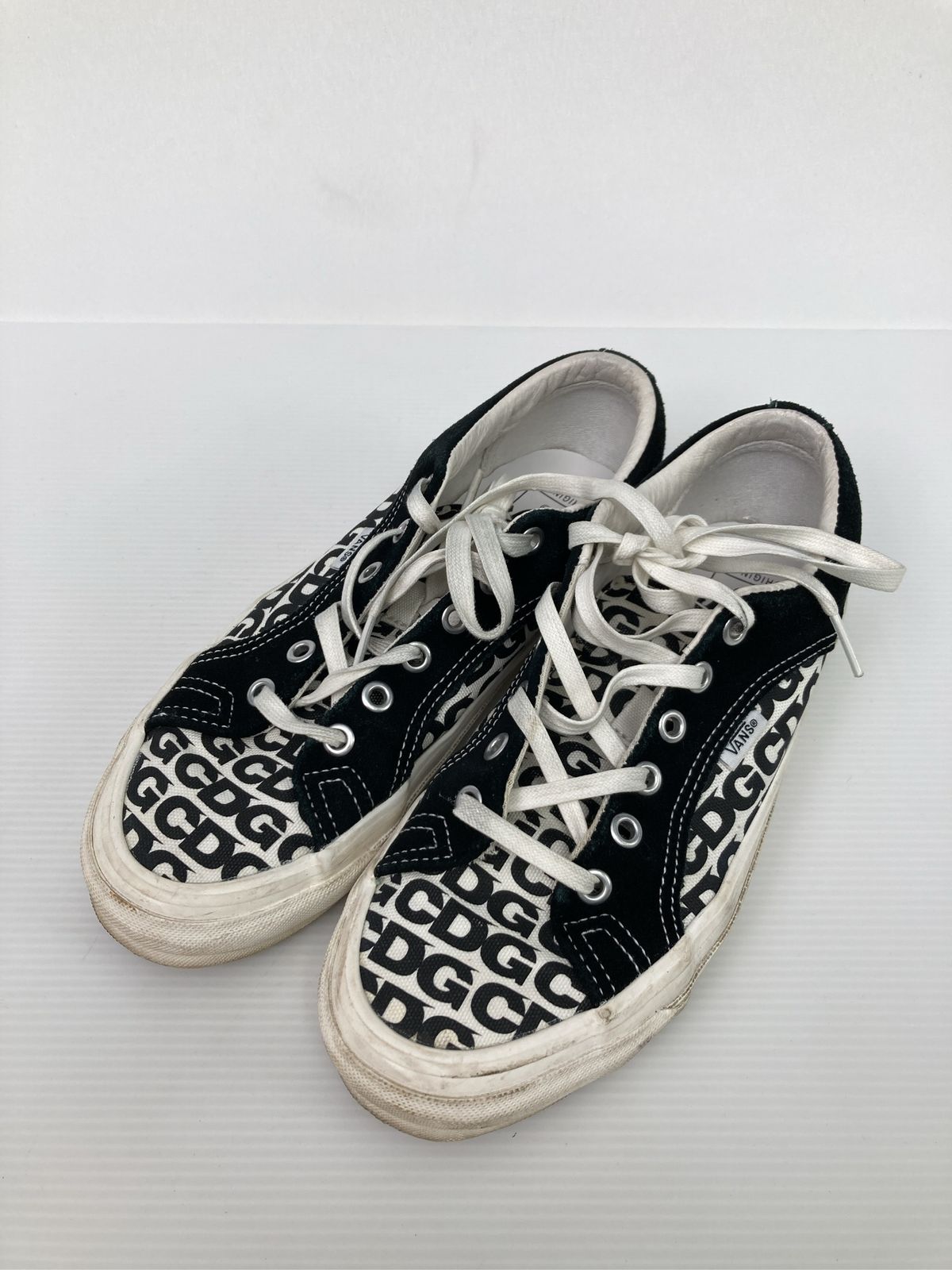 バンズ スニーカー オーセンティック キャンバス 黒 白 VANS バンズ スニーカー 24.0 ブラック キャンバス ブランドロゴ その他総柄 紐 ローカット