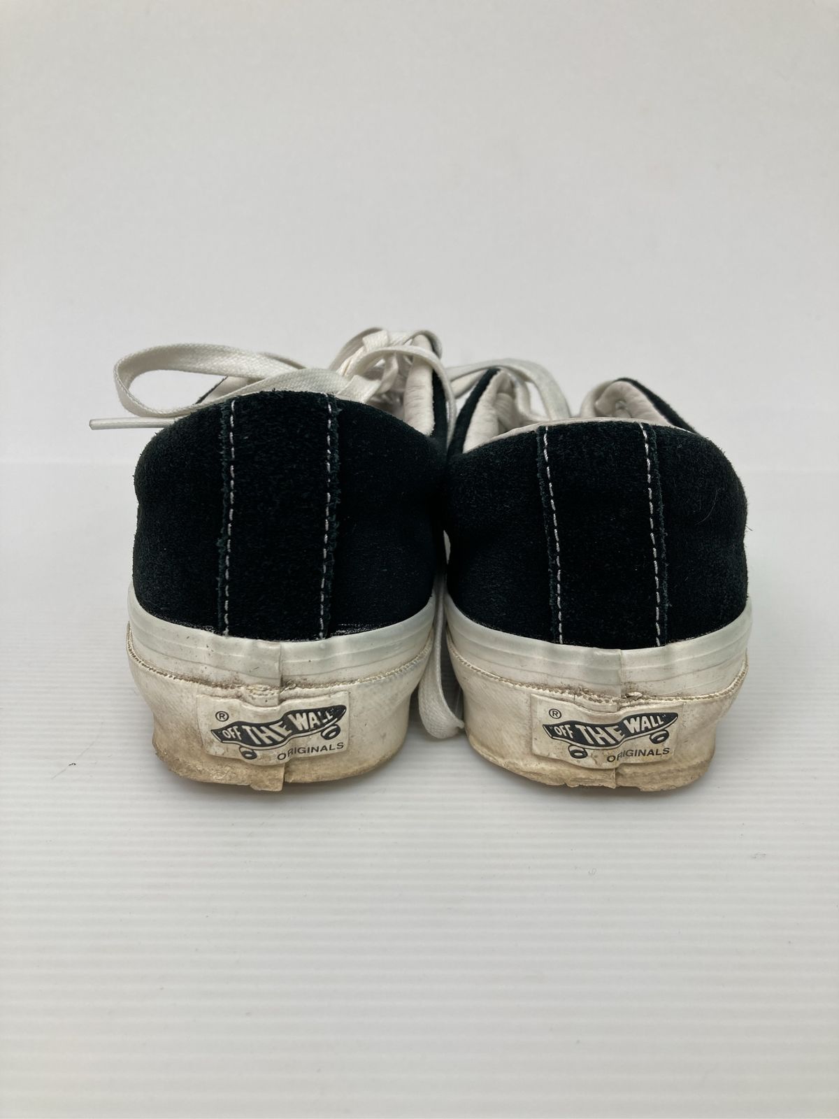 バンズ スニーカー オーセンティック キャンバス 黒 白 VANS バンズ スニーカー 24.0 ブラック キャンバス ブランドロゴ その他総柄 紐 ローカット