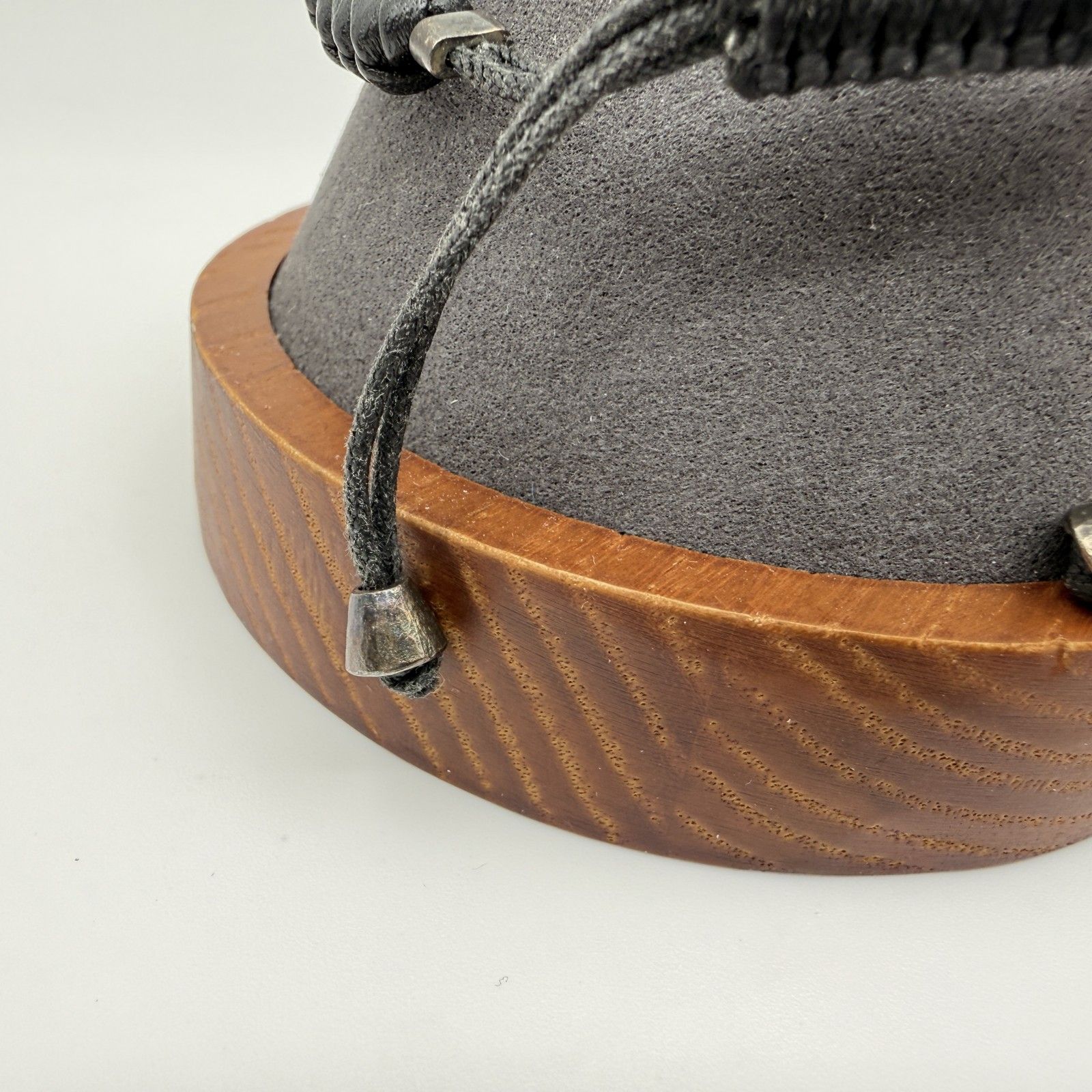 GUCCI（グッチ）クレストエンブレム 編み込みレザーブレスレット Ag925