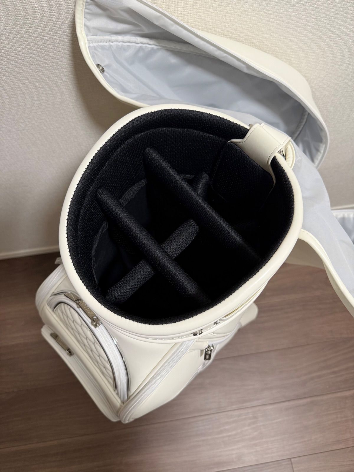 アウディ キャディバッグ 未使用 ホワイト ゴルフバッグ Audi - メルカリ