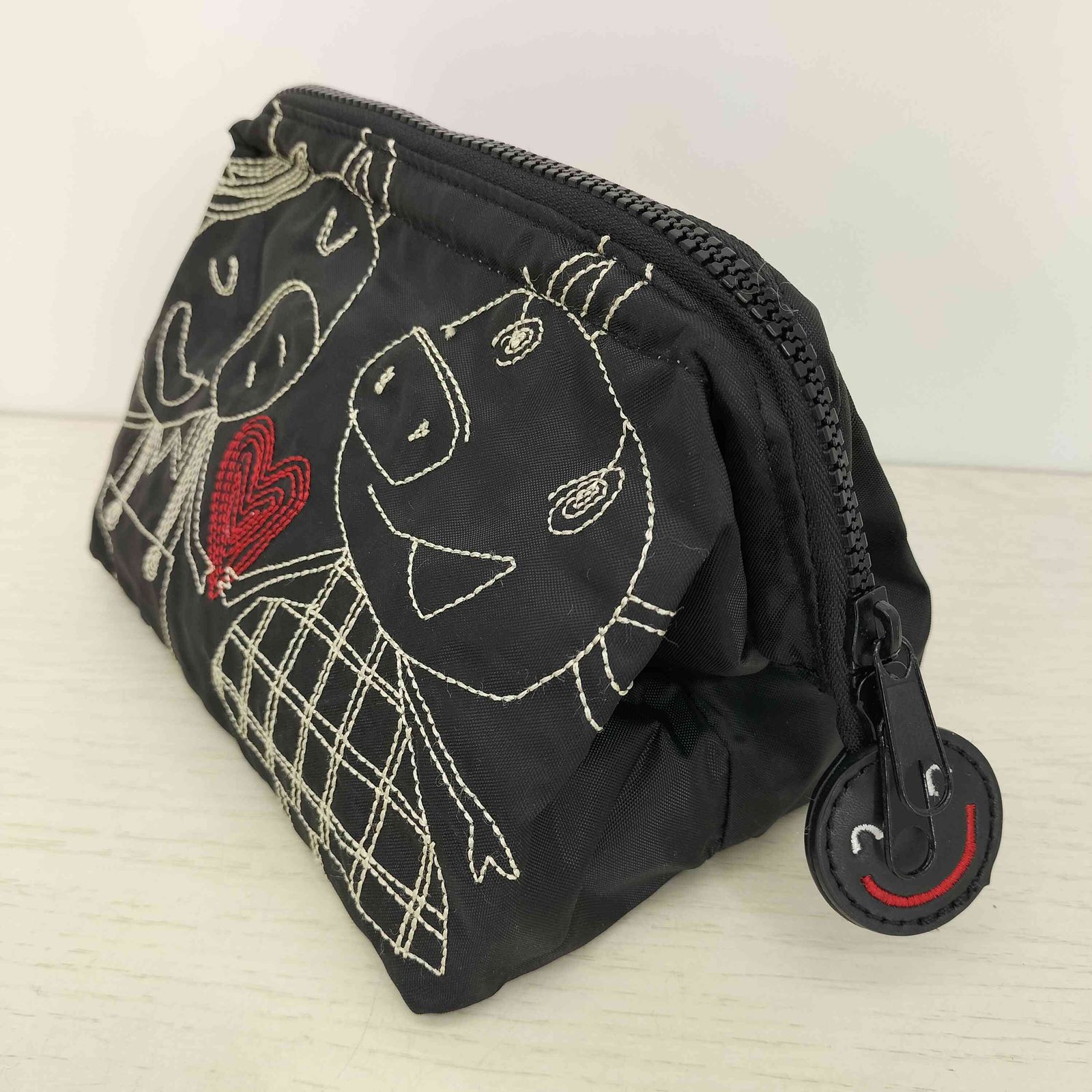 アルベロベロ OLLEBOREBLA オレボレブラ ブタさん ハート 刺繍 ジップ