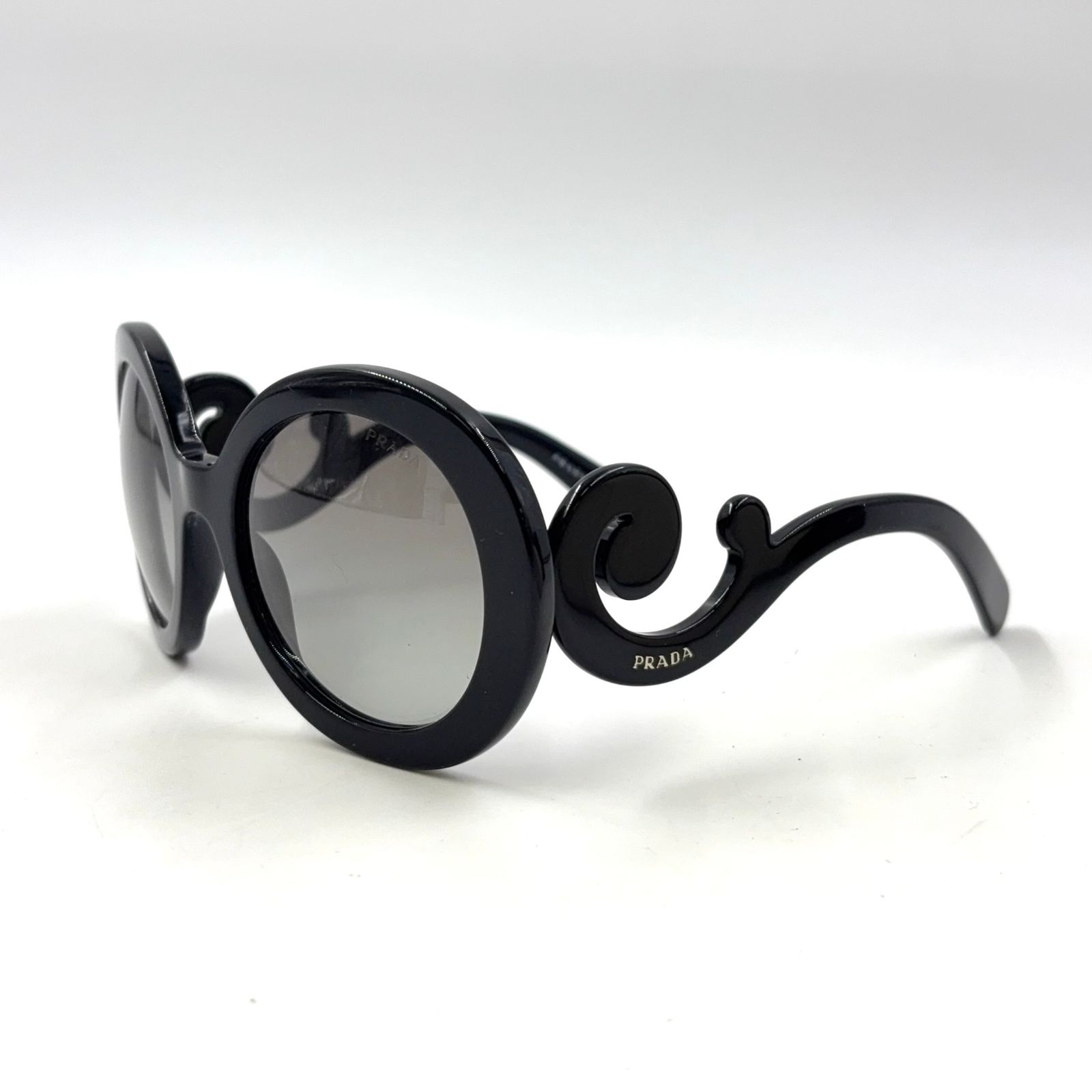 PRADA ミニマル バロック プラスチック ブラック サングラス シルバー