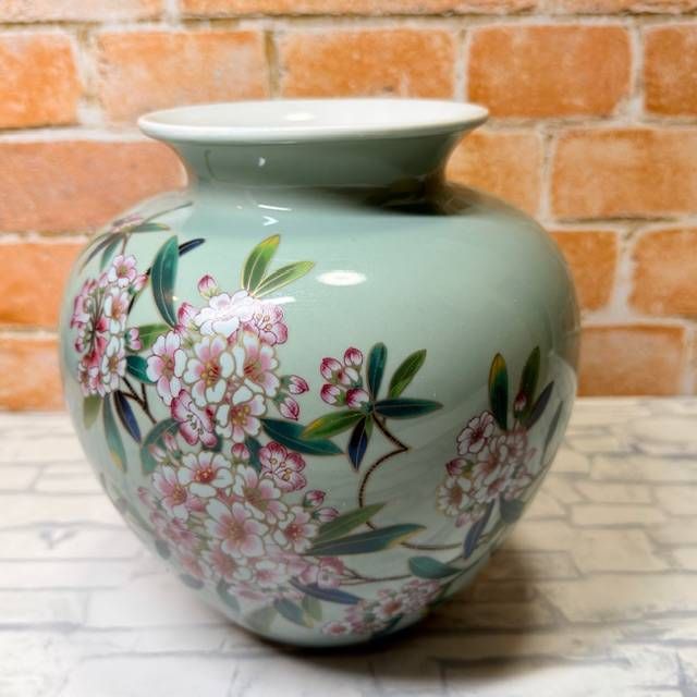 希少】九谷焼 花瓶 壺 陶器 花器 骨董品 クタニヤキ - メルカリ