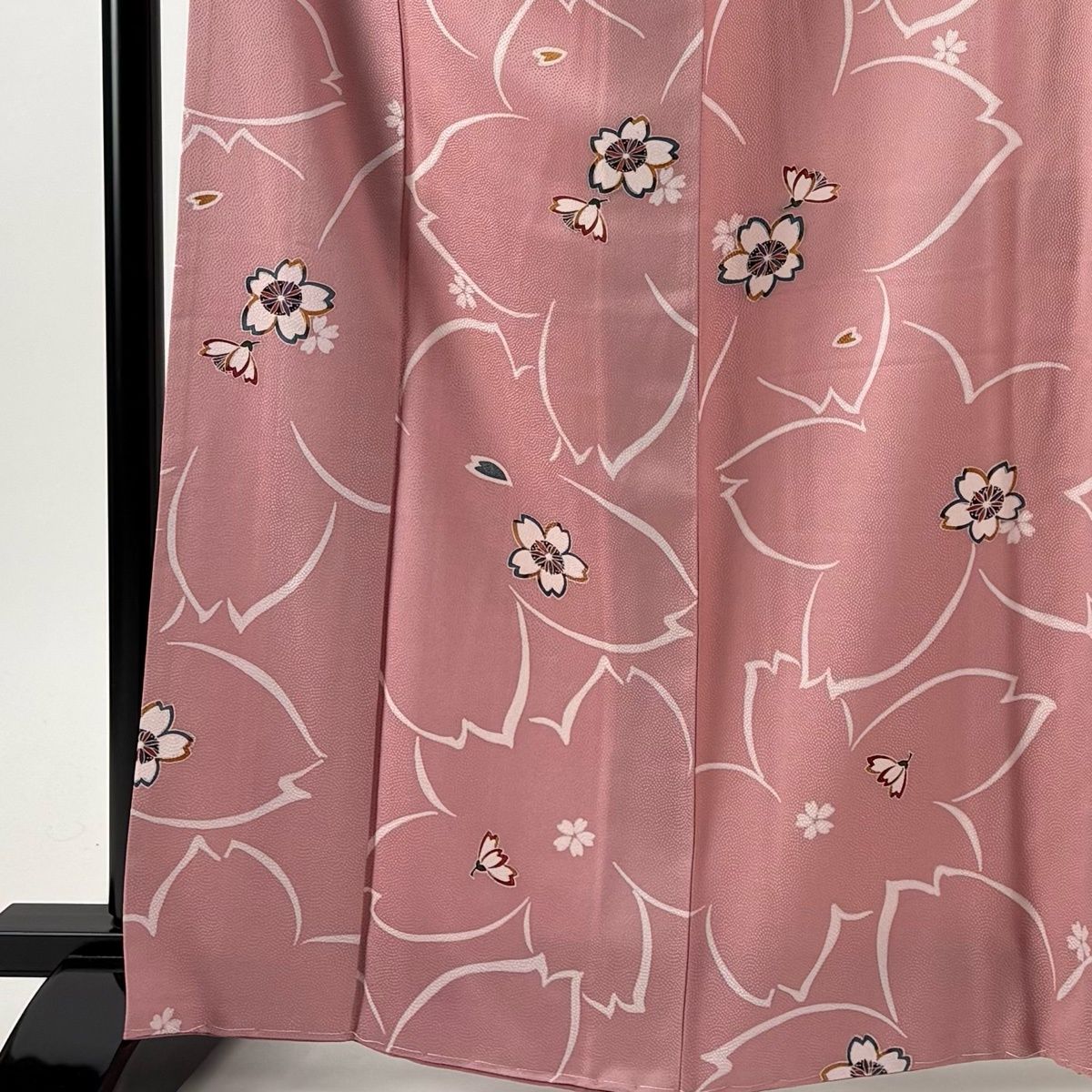 美品】 小紋 身丈166cm 裄丈66cm M 袷 桜 桜の花びら ピンク 正絹 秀品