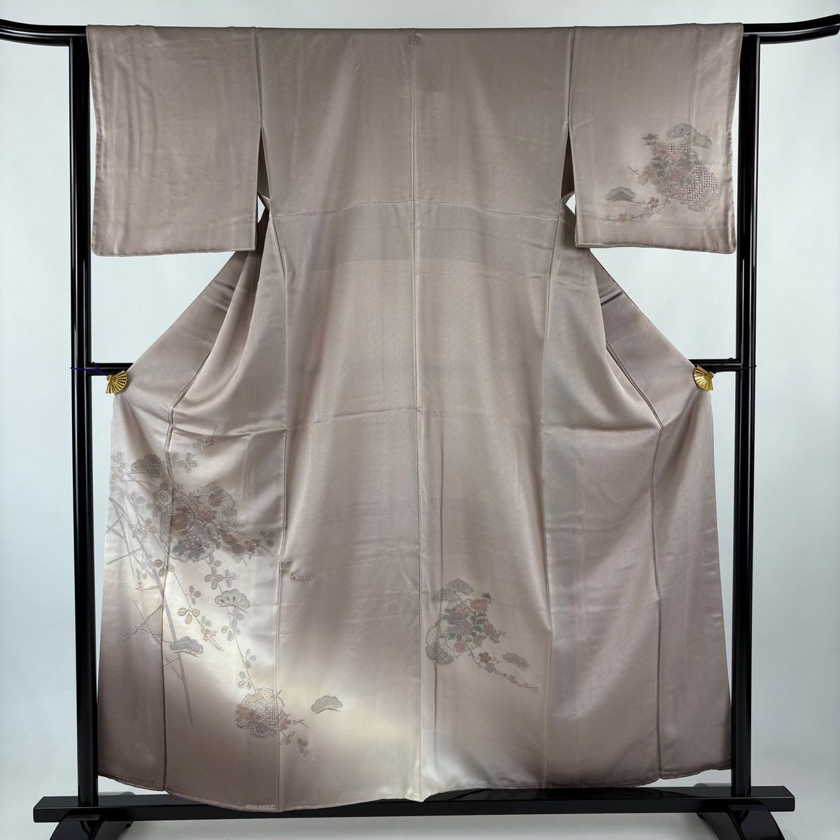 付下げ 身丈157.5cm 裄丈64cm M 袷 草花 雪輪 刺繍 ぼかし 薄 付下げ 身丈157.5cm 裄丈64cm M 袷 草花 雪輪 刺繍 ぼかし 薄