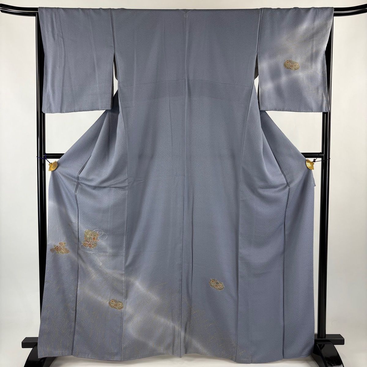 付下げ 身丈166cm 裄丈66.5cm M 袷 貝桶 草花 刺繍 金彩 青灰色 正絹