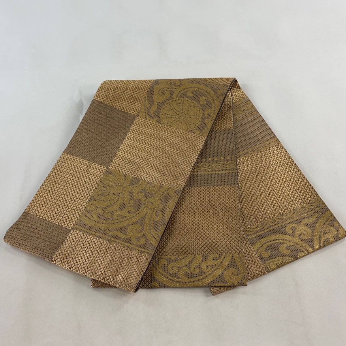 美品】 袋帯 秀品 唐草 市松 金糸 金彩 黄土色 全通 正絹 【中古