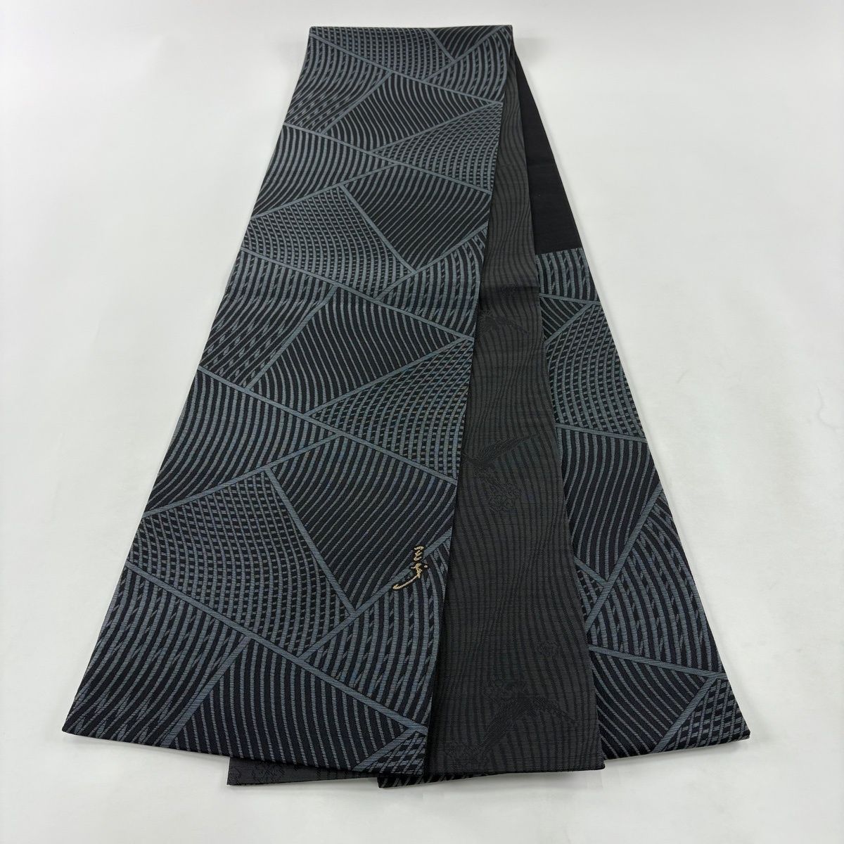 美品】 袋帯 名品 斉藤三才 落款 幾何学 銀糸 墨色 六通 正絹 【中古
