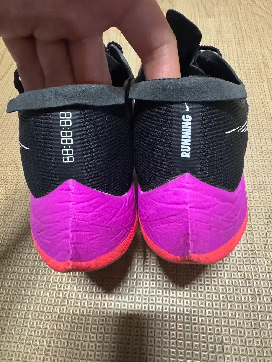 295 NIKE ズームX Vaporfly NEXT%2 ブラック フラッシュ クリムゾン