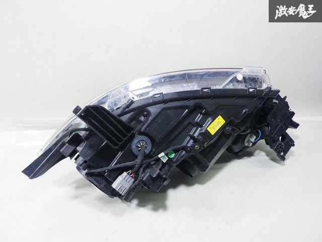 三菱アウトランダーGF8W後期モデル運転席側ヘッドライトボディー中古 