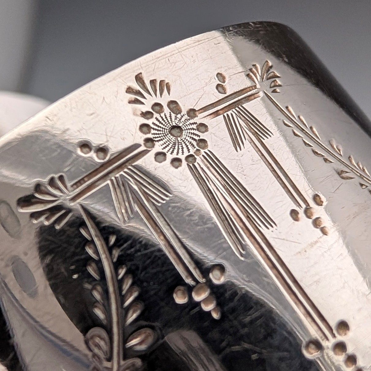 1914年 英国アンティーク 純銀製 ナプキンリング 30g T H Hazlewood