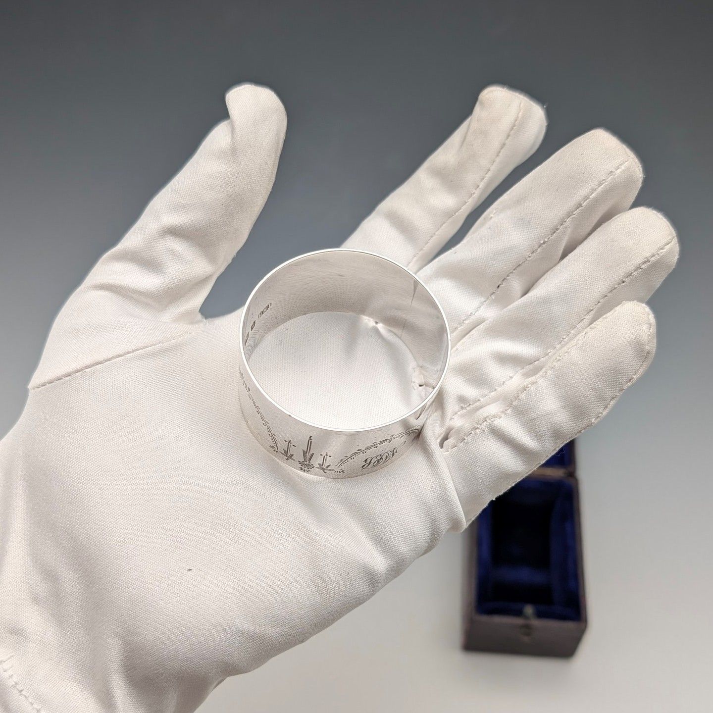 1914年 英国アンティーク 純銀製 ナプキンリング 30g T H Hazlewood