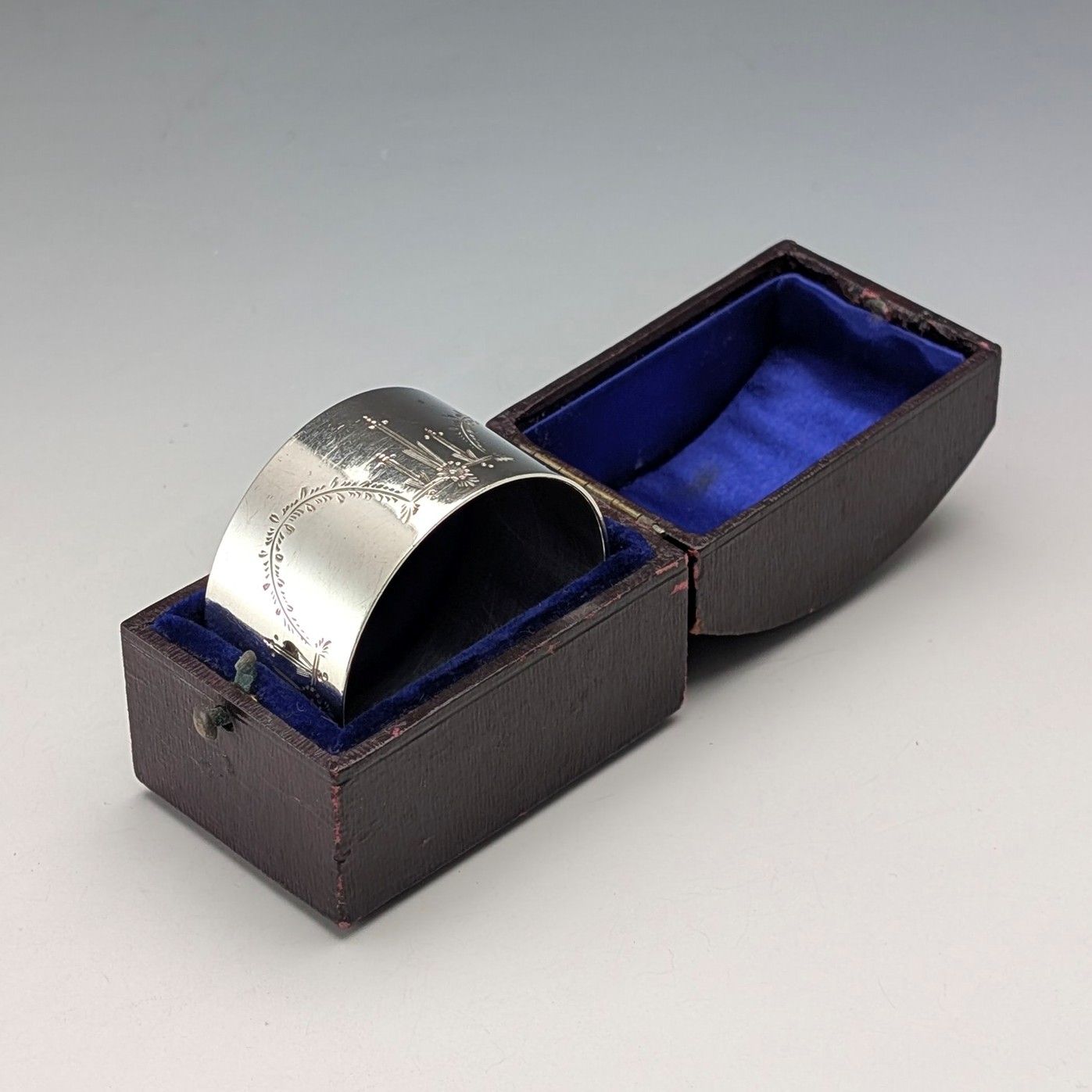 1914年 英国アンティーク 純銀製 ナプキンリング 30g T H Hazlewood