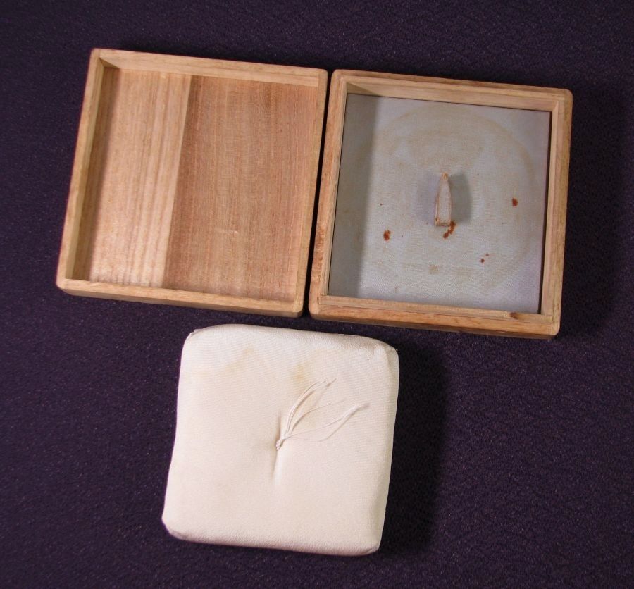 時代武具 鉄地鍔 会津正阿弥 [銘：正阿弥] 金色絵赤銅象嵌 桐箱付 江戸