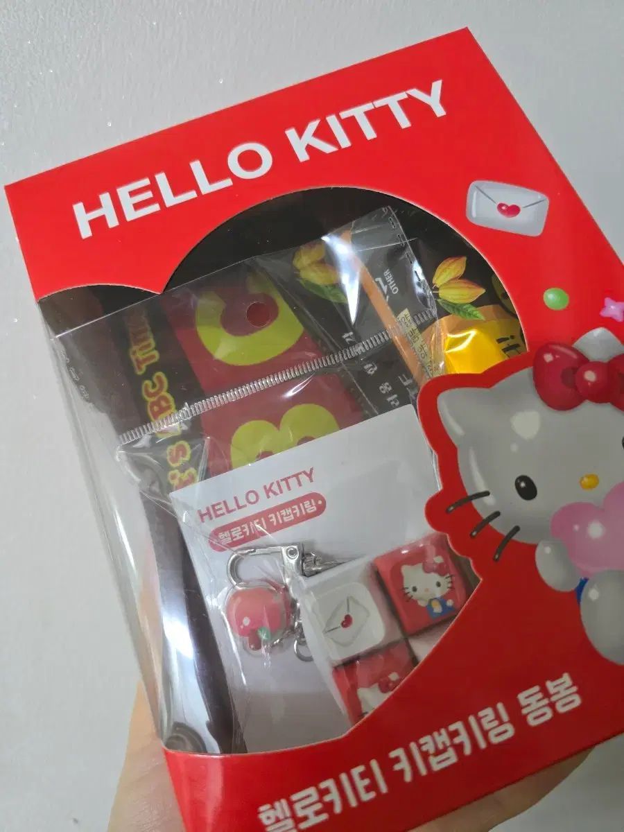 ハローキティ - 韓国セブンイレブン限定⭐︎新品 HELLO KITTY キー